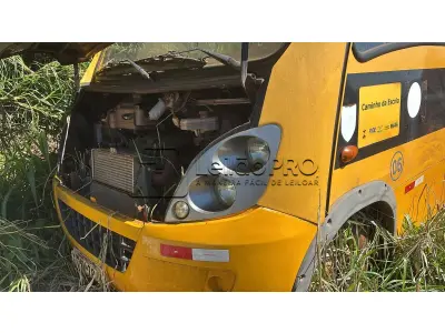 LOTE 010 - Ônibus escolar a Diesel modelo F1C, 2011/2012, Iveco, Turbo 04 cilindros, placas ISV 7814