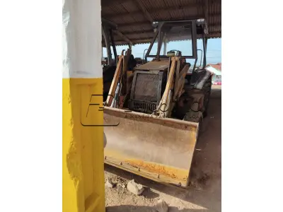 LOTE 013 - Retroescavadeira Caseottomaq 580 M2 ano 2009 – Chassi n9ah15401 - Cor amarela, cod. Patrimônio. 30963, em funcionamento.