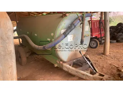LOTE 011 - Equipamento: Distribuidor de Adubo Orgânico Líquido à Vácuo - Marca: Lumeco - Modelo: LMC 6000 - Série: 163/2018 - Cor: Verde - Ano de Fabricação: 2018.