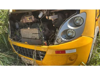 LOTE 010 - Ônibus escolar a Diesel modelo F1C, 2011/2012, Iveco, Turbo 04 cilindros, placas ISV 7814