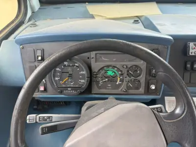 LOTE 003 - VEÍCULO MICROÔNIBUS AMBULÂNCIA, FIAT IVECO, MODELO COMIL BELLA M, DIESEL, CAP. 6,2 TON, 122 CV, COR BRANCA, ANO DE FABRICAÇÃO 2003, MODELO 2004