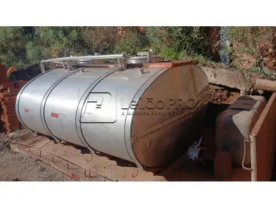 LOTE 004 - Tanque isotérmico rodoviário, tipo oval, inoxidável, marca Jardinox, capacidade de 4.000 litros.