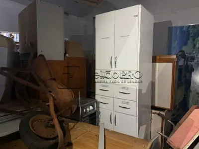 LOTE 005 - Lote de Sucata diversas contendo eletrônicos, mobiliários e ferros.