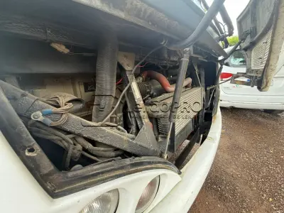 LOTE 003 - VEÍCULO MICROÔNIBUS AMBULÂNCIA, FIAT IVECO, MODELO COMIL BELLA M, DIESEL, CAP. 6,2 TON, 122 CV, COR BRANCA, ANO DE FABRICAÇÃO 2003, MODELO 2004