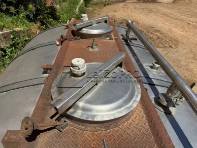 LOTE 004 - Tanque isotérmico rodoviário, tipo oval, inoxidável, marca Jardinox, capacidade de 4.000 litros.