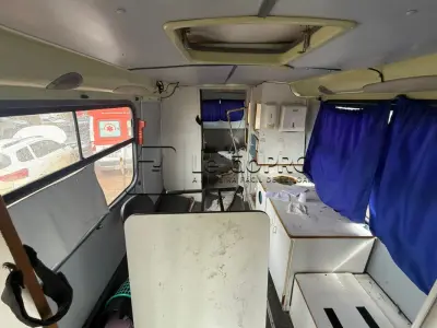 LOTE 003 - VEÍCULO MICROÔNIBUS AMBULÂNCIA, FIAT IVECO, MODELO COMIL BELLA M, DIESEL, CAP. 6,2 TON, 122 CV, COR BRANCA, ANO DE FABRICAÇÃO 2003, MODELO 2004