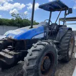 LOTE 028 - Trator New Holand