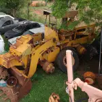LOTE 030 - Pá carregadeira, marca Clark Michigan, modelo 55-articulada, ano 1981
