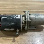 LOTE 001 - 1Tanque de Gasolina de 15 mil litros, 1 Motor de Partida Aeronáutico de 12 volts e 1 Governador de Hélice