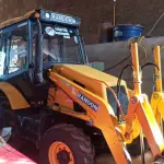 LOTE 008 - Retroescavadeira Randon - Modelo RD 406 Advanced - 4X4 - Ano/Modelo: 2016/2016 - Combustível: Diesel