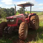 LOTE 019 - Trator Agrícola Mahindra - Modelo 8000 4WD 75 CV - 4X4 - Ano/Modelo: 2013/2013 - Cor: Vermelha