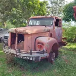 LOTE 016 - Veículo tipo cavalo mecânico, marca Scania, modelo L 111 S