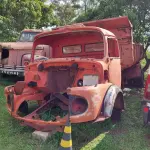 LOTE 017 - Veículo tipo caminhão caçamba basculante, marca Mercedes Benz, modelo LS 1113-Truck