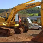 LOTE 010 - Escavadeira Hidráulica Komatsu - Modelo PC130-8 - Ano/Modelo:  2013/2013 - Combustível: Diesel