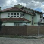 LOTE 001 - Excelente Imóvel: Casa com 04 dormitórios e piscina, Rua Três de Outubro nº 540 no Bairro Olaria em Camaquã/RS
