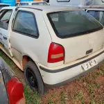 LOTE 021 - Veículo hatch, marca Volkswagen, modelo Gol 1.6, ano/modelo 1999/2000