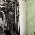 LOTE 008 - Lote de sucata diversas: material de informática, televisores, bebedouros, fogões, mobiliários, cadeira odontológica, material médico hospitalar, ventiladores