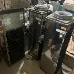 LOTE 008 - Lote de sucata diversas: material de informática, televisores, bebedouros, fogões, mobiliários, cadeira odontológica, material médico hospitalar, ventiladores