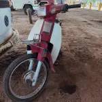 LOTE 006 - Motocicleta Honda Dream C100 – cor vermelha, ano, modelo 1994.