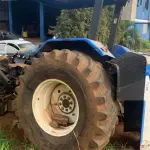 LOTE 009 - Trator Agrícola New Holland - Modelo 7630 - 4X4 - Ano/Modelo: 2009/2010 - Cor: Azul - Combustível: Diesel