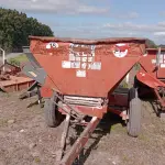 LOTE 009 - Distribuidor de Calcário - Marca: Ipacol - Capacidade: 5,5 T