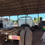 LOTE 010 - Caminhão Chevrolet, cor branca, ano/modelo 1990/1990.