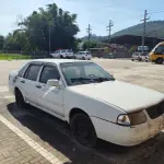 LOTE 002 - Um veiculo Santana, cor branca, ano/modelo 2000.