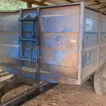 LOTE 012 - Vagão Basculante Metálico - Marca: Metal Freitas - Modelo: MF ME 8T -  Cor: Azul - Ano de Fabricação: 2015
