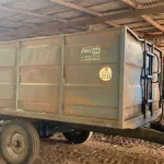 LOTE 012 - Vagão Basculante Metálico - Marca: Metal Freitas - Modelo: MF ME 8T -  Cor: Azul - Ano de Fabricação: 2015