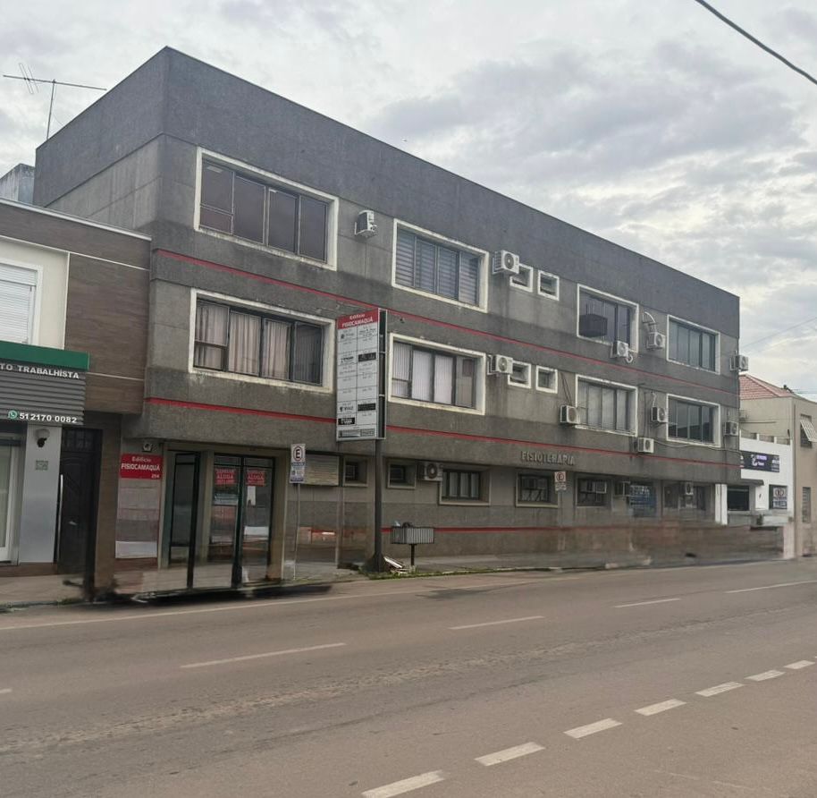 Direitos e Ações: Sala Comercial 203 do Ed. Fisiocamaquã na Rua Júlio de Castilhos nº 254 no Centro da Cidade de Camaquã