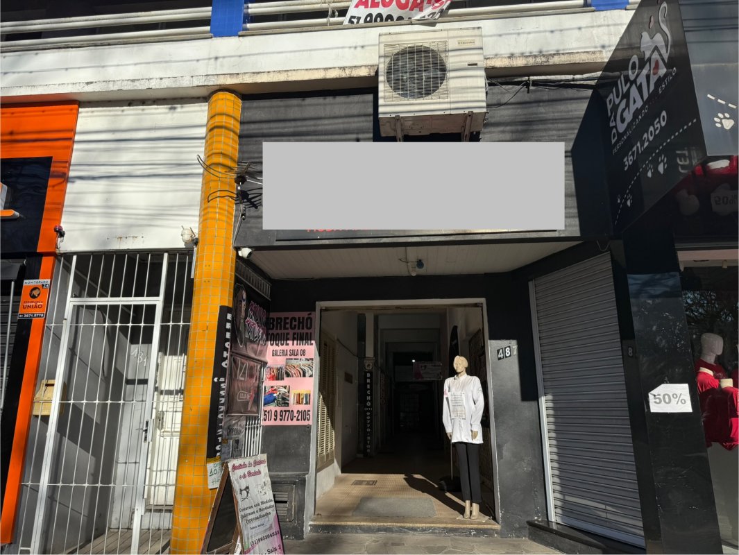 Imóvel, A Loja Número Cinco (05), No Andar Térreo, Na Avenida Presidente Vargas Nº 487, Na Cidade De Camaquã, localizado em Camaquã - RS