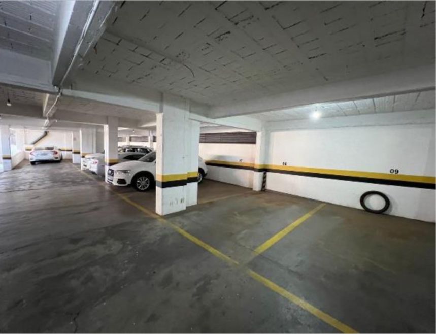 Box de garagem em prédio comercial na cidade de Erechim/RS