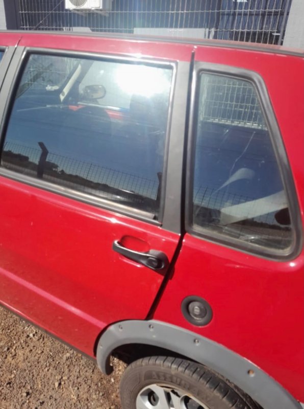 Foto de VEÍCULO FIAT/UNO MILLE WAY ECON, PLACAS IRM3288, VERMELHO, 2010/2011, 4 POR...